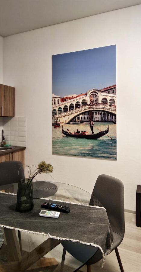 Flat in the city center Odessa Ngoại thất bức ảnh